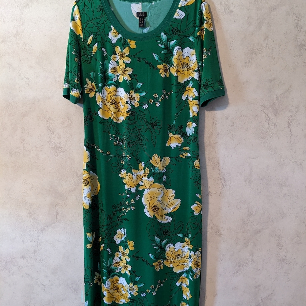 G.I.L.I.  maxi dress. Size: small. Green with yellow floral print.